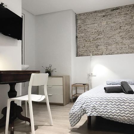 Art&Flats Hostel บาเลนเซีย ภายนอก รูปภาพ