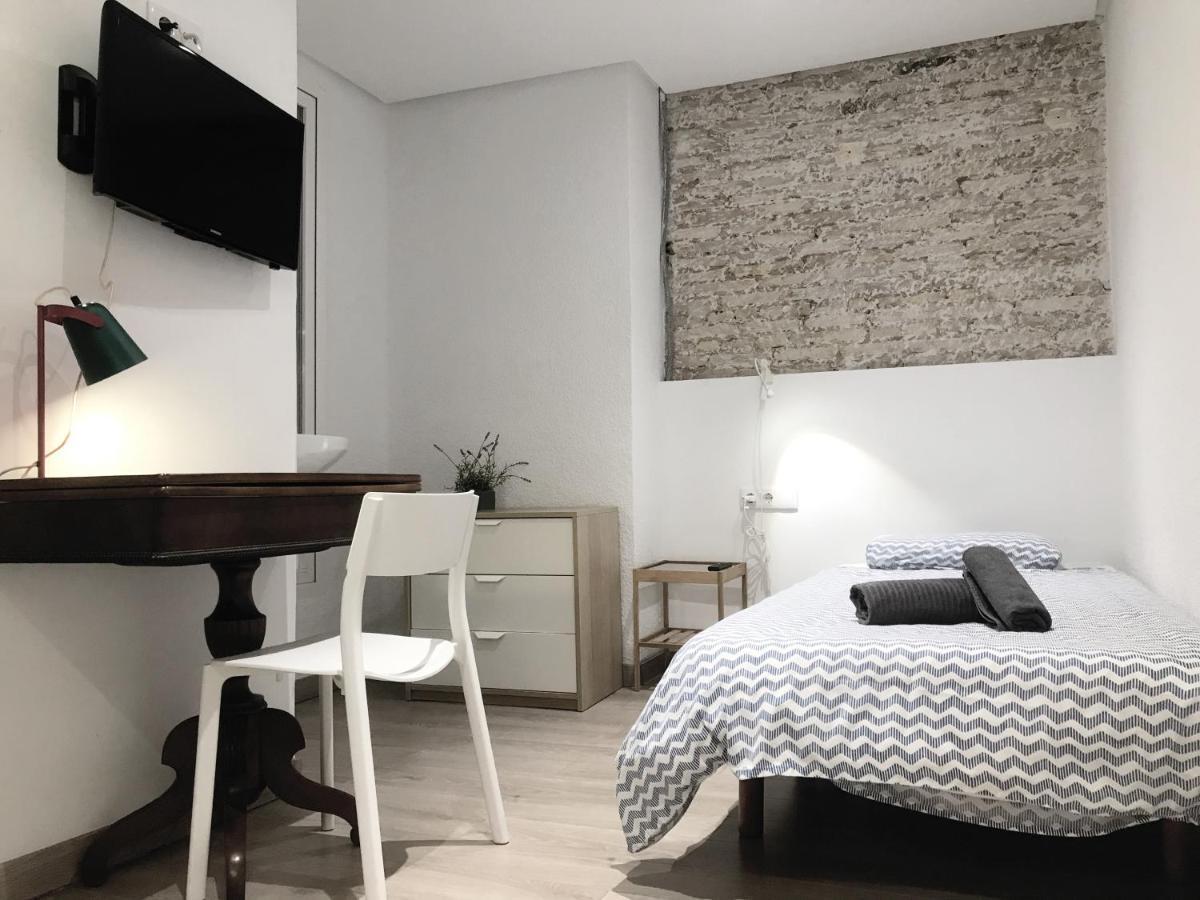 Art&Flats Hostel บาเลนเซีย ภายนอก รูปภาพ