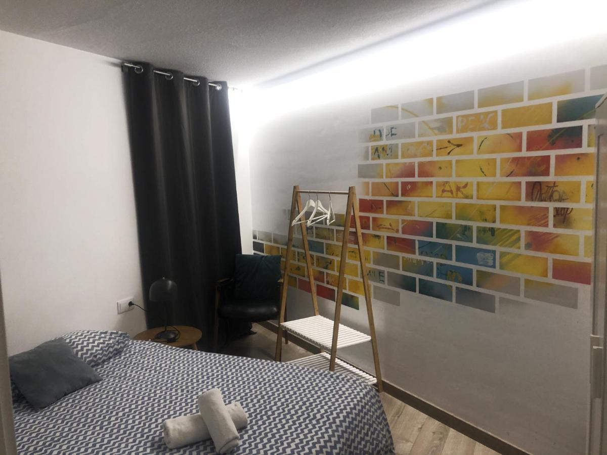 Art&Flats Hostel บาเลนเซีย ภายนอก รูปภาพ
